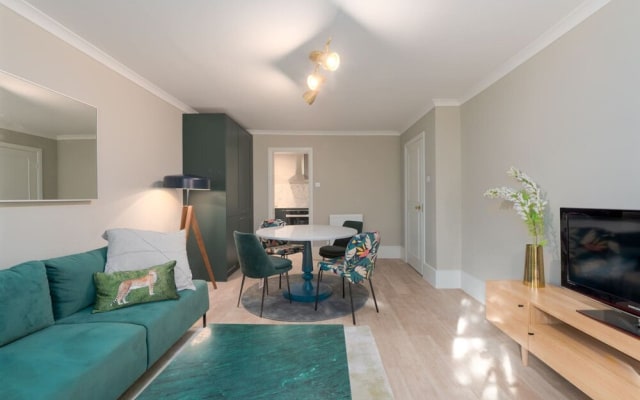 Beautiful Flat by Hyde Park PS7