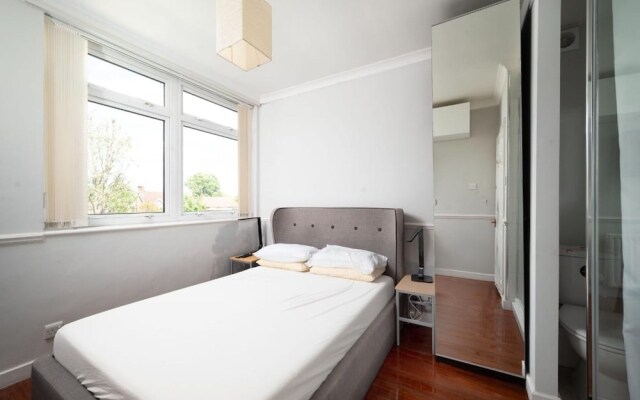 Cosy One-bedroom Flat in Bromley