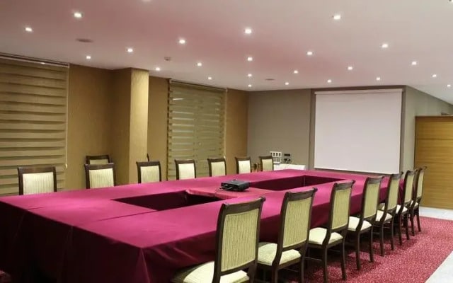 Grand Merin Formula 1 Hotel