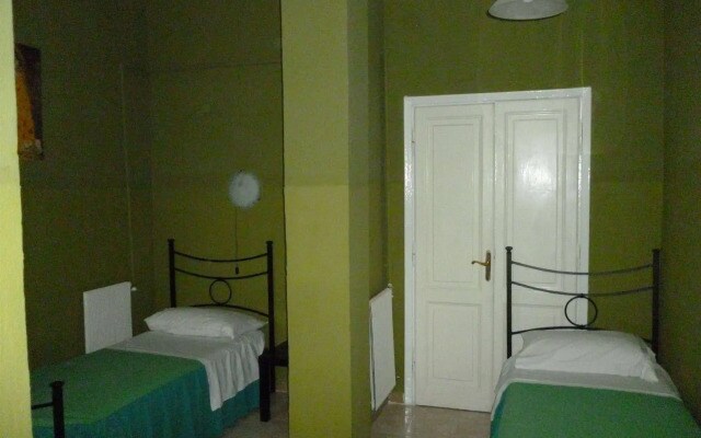 Hotel Giamaica for Girls & Ladies Only
