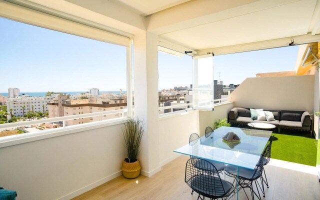 Beautiful apartment with 2 terraces, Pool & Beach