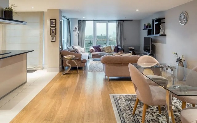 Full River View 3-bedroom Very Large Flat