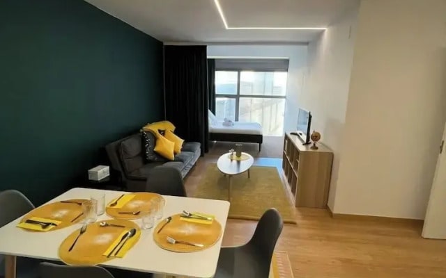 Alfonso Gomez Suites