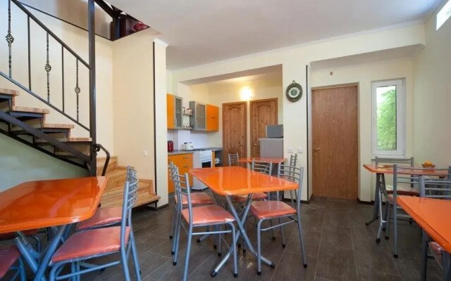 Guest House 888