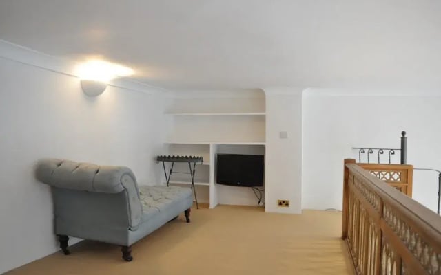 2 Bedroom Apartment in Great Location