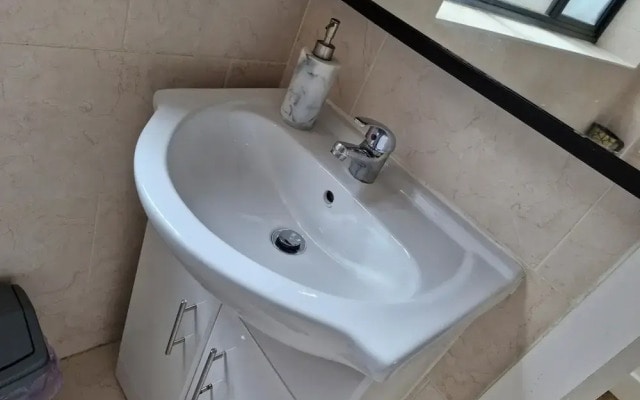 Apartment Sleeps 4 With Free Parking