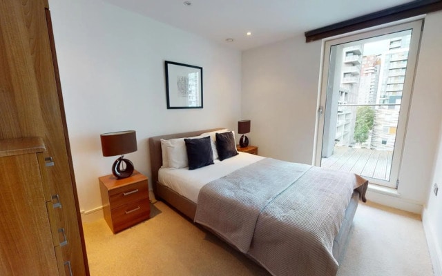 Two Bedroom Serviced Apartment in Indescon Square, Canary Wharf