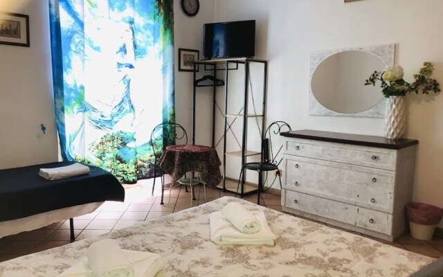 Parisa Suite