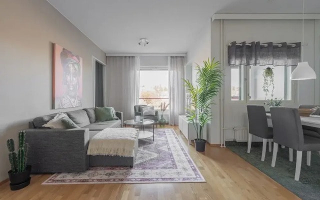 Homelike 1BR Apt. with Sauna & Parking