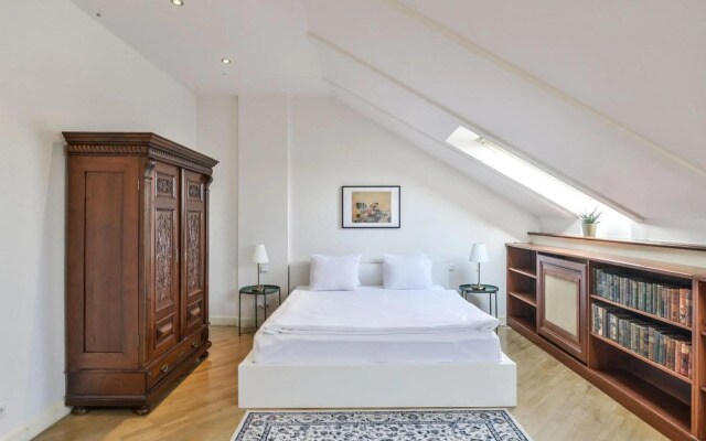 Panoramic Loft