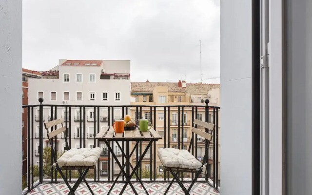 Jose Abascal Apartment by Flatsweethome