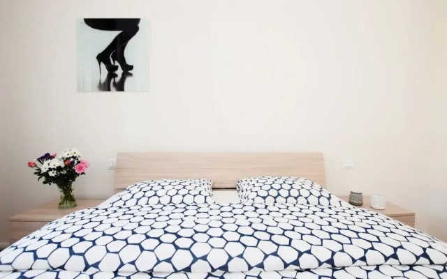 Balcony Apt 10min From Historic Center