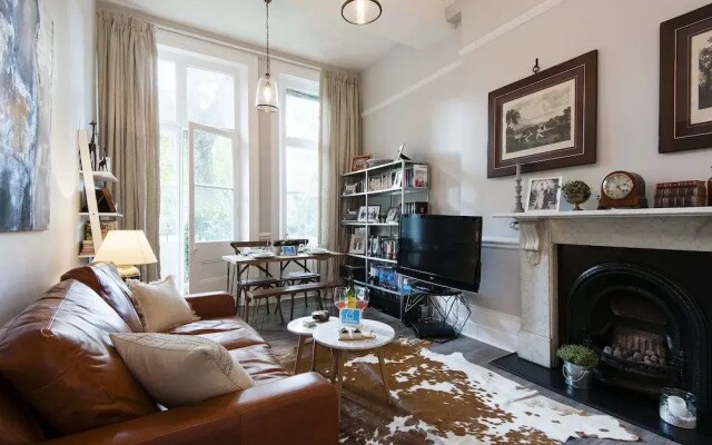 The Warwick Road Residence - IRV