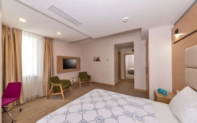 Echoll Hotel