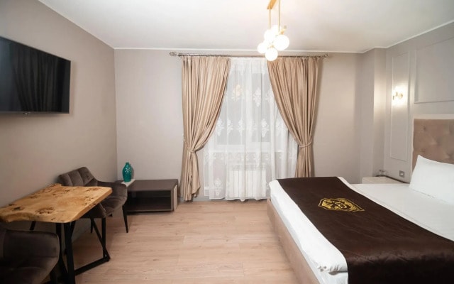 Hotel X.O. (Икс О)
