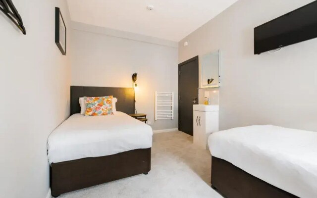 London Budget-Hartley House