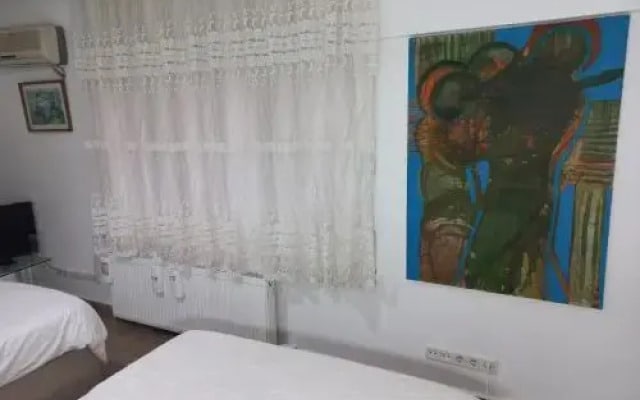 Silent Corner 4