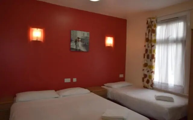 Cranbrook Hotel