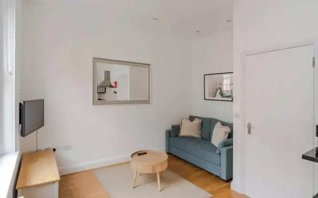 Dionysus' Den - Fitzrovia - by Frankie Says