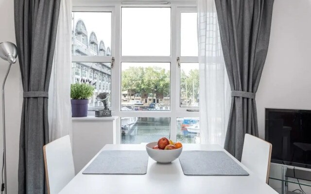 Fantastic 1 Bedroom Flat With Great Marina Views