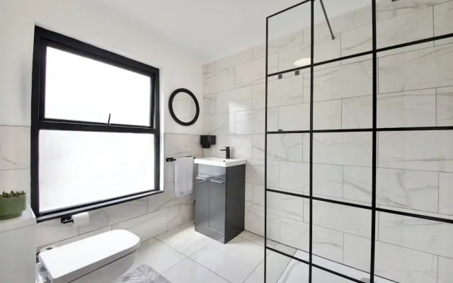 Modern City Apartment in London