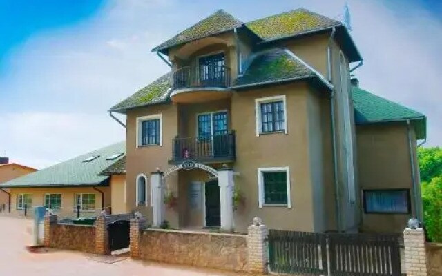 Peetrimõisa Villa Hotell