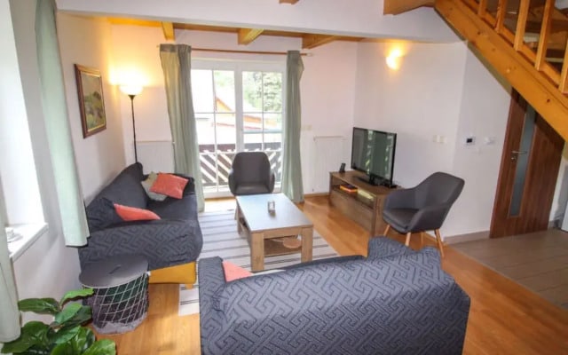 Holiday Hill 30455