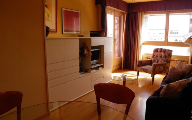 Apartaments Sant Jordi Girona 97