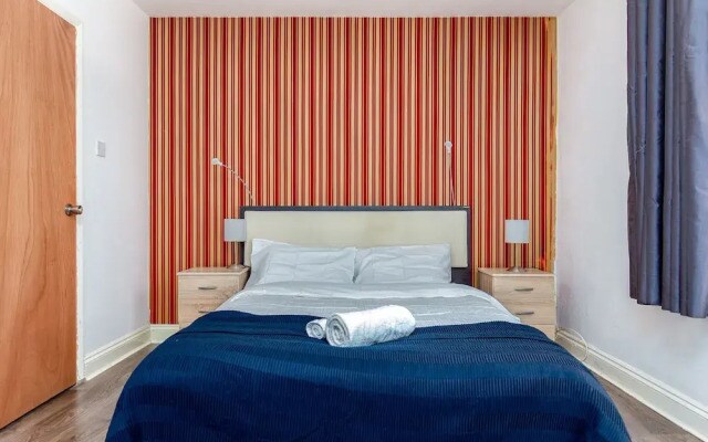 Bazely Street Deluxe Room 1