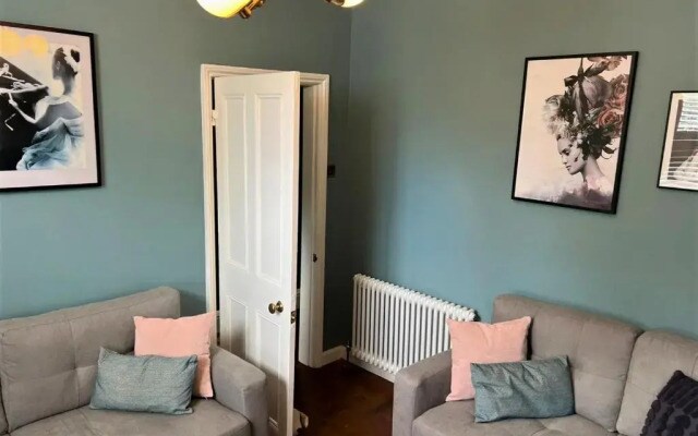 Escape 2 Unwind, Victorian Elegance