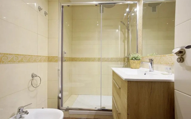 Apartment Near Retiro Park & Prado Museum Retiro I