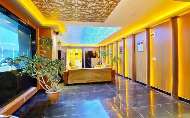 Big Life Hotel