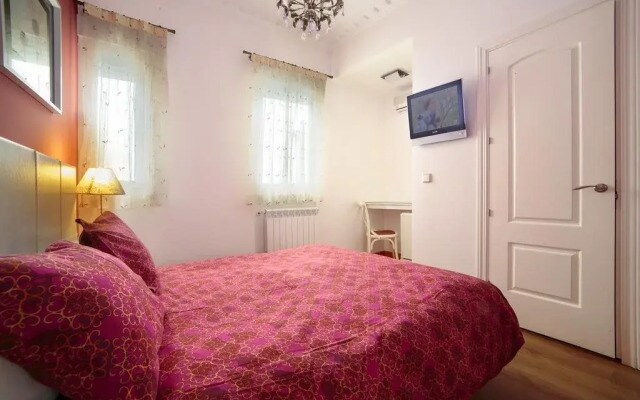 Hostal Adria Santa Ana