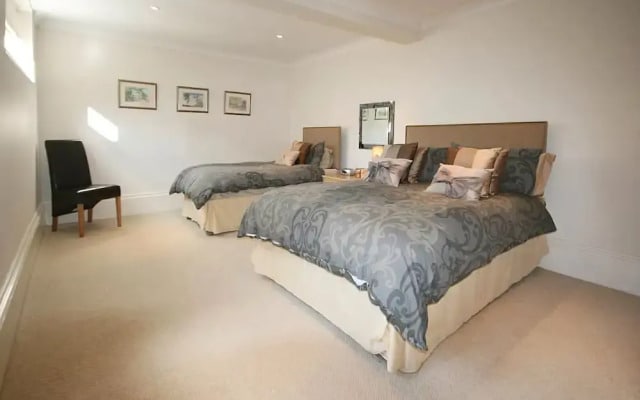Langton Court Apartment