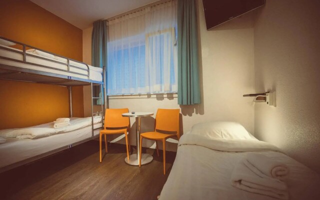 Hotel Tourist Inn