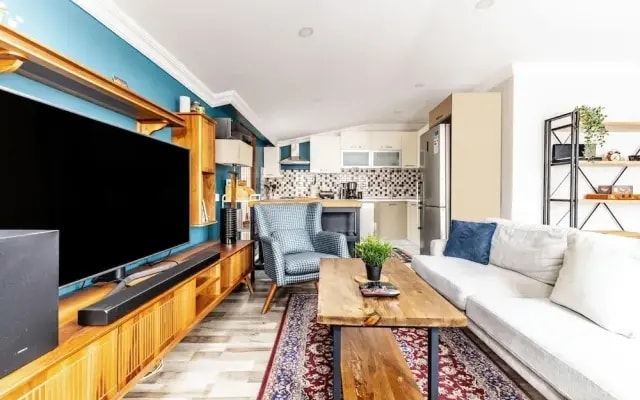 Central and Cozy Flat with Terrace in Sisli