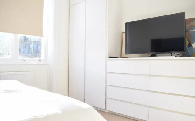 1 Bedroom Flat In Knightsbridge Sleeps 2