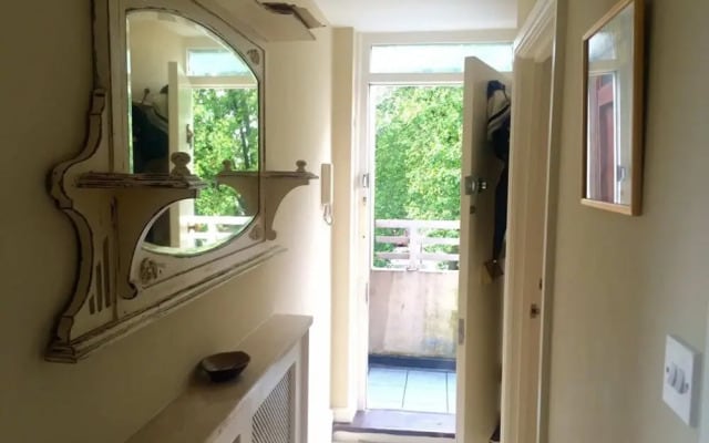 2 Bedroom Apartment off Portobello Road