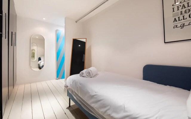 Spacious & Bright Loft Apartment - Shoreditch