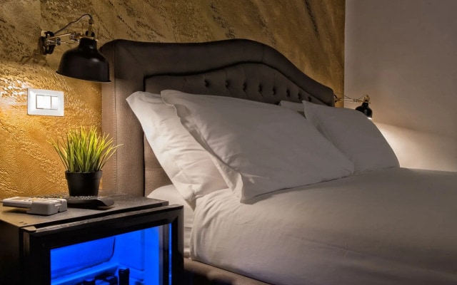 StarHome NAVONA