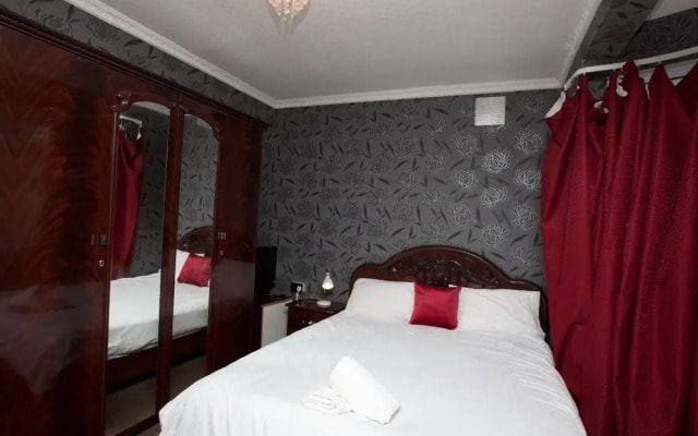 Stunning Spacious Bungalow With Ample Parking