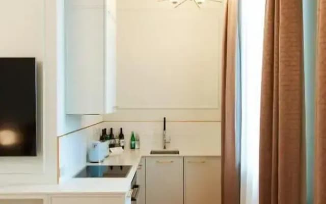 Roze Center Apartments