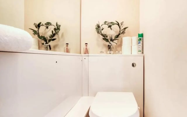 Homely 4 Bedroom House in Brixton