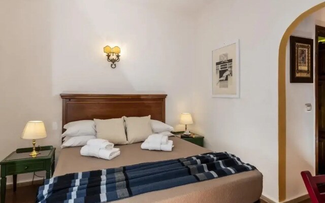 Chiara in Pantheon Apartment With Terrace