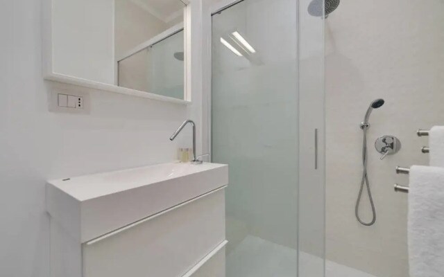 Large and Bright Flat in Prati /up to 9 Guests