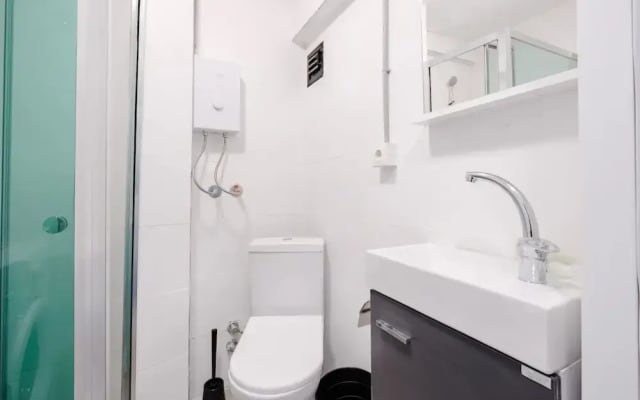 Studio With a Sea View Balcony in Bakirkoy