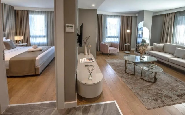 Valente Suites & Hotel