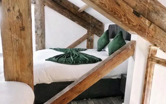 Blissful Bradford Apartment - City Center Gem