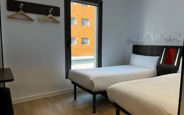 Отель Four Points Flex by Sheraton Madrid Atocha
