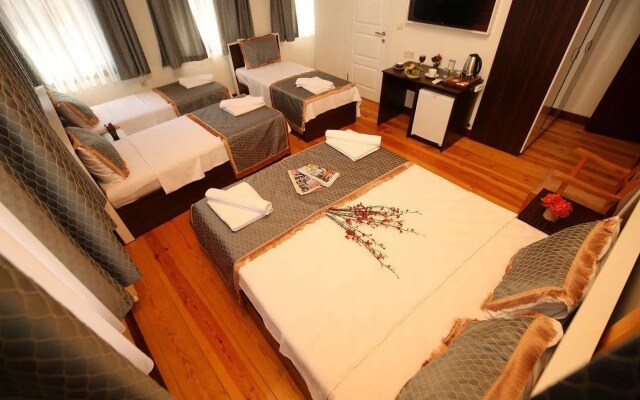 Grand Almira Hotel